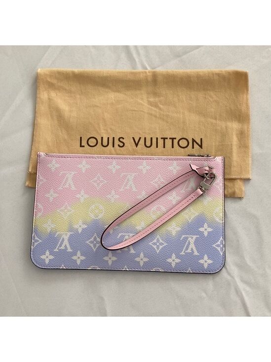 Louis Vuitton Handbags - 𝅺nwot Louis Vuitton Limited Edition Escale Neverfull MM Pochette